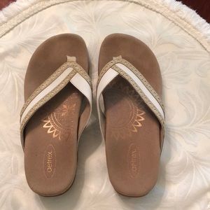 Aetrex sandals